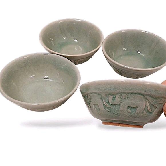 Set of 4 Baan Celadon ELEPHANTS Soup Bowls Green Glaze Pottery Rice Thailand - Picture 16 of 16
